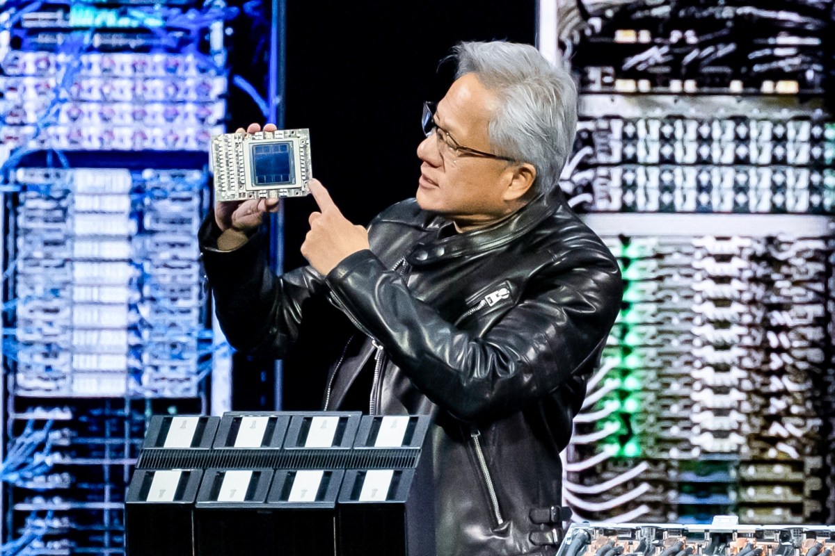 Ảnh minh họa chính thức cho tin Amazon giới thiệu TorchNeuron để đưa ứng dụng PyTorch lên chip Trainium và Inferentia