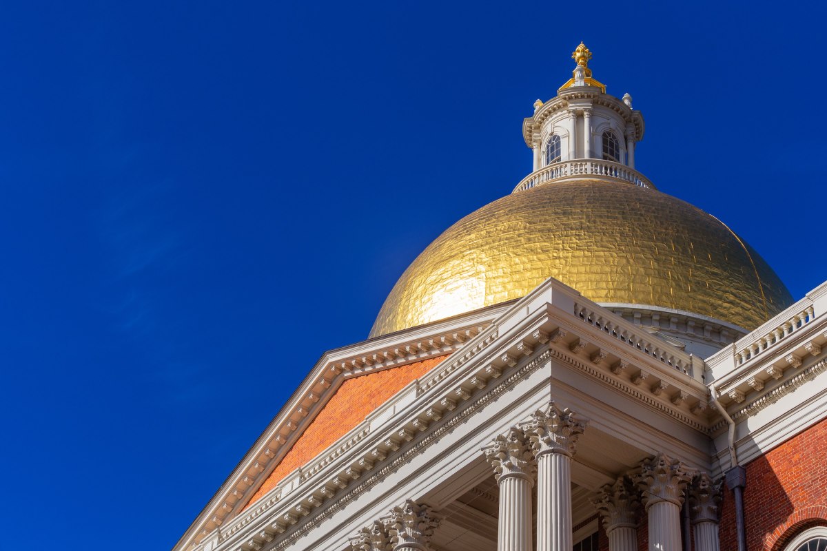 Ảnh bìa từ nguồn cho bài viết: Massachusetts áp quy định điện sạch mới với trung tâm dữ liệu